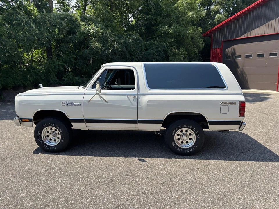 1985 Dodge Ramcharger - Image 10 of 31