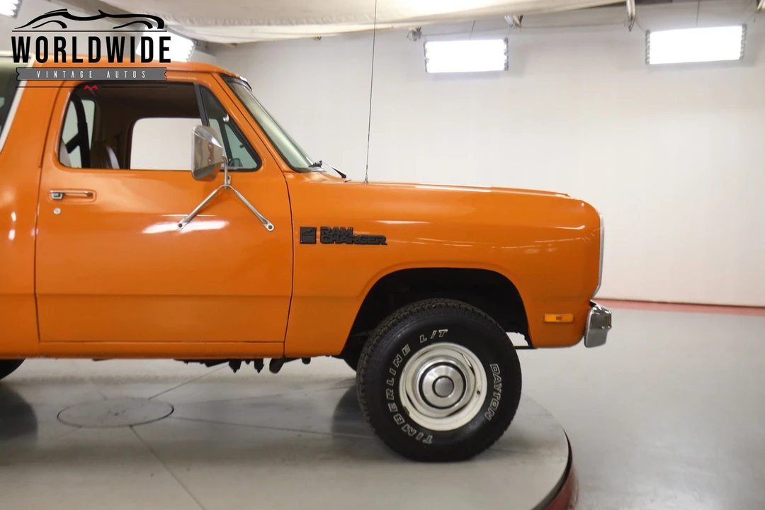1985 Dodge Ramcharger - Image 8 of 12
