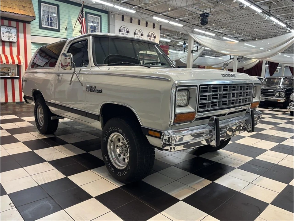 1985 Dodge Ramcharger - Image 19 of 31
