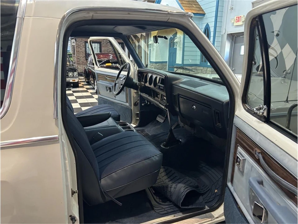 1985 Dodge Ramcharger - Image 29 of 31