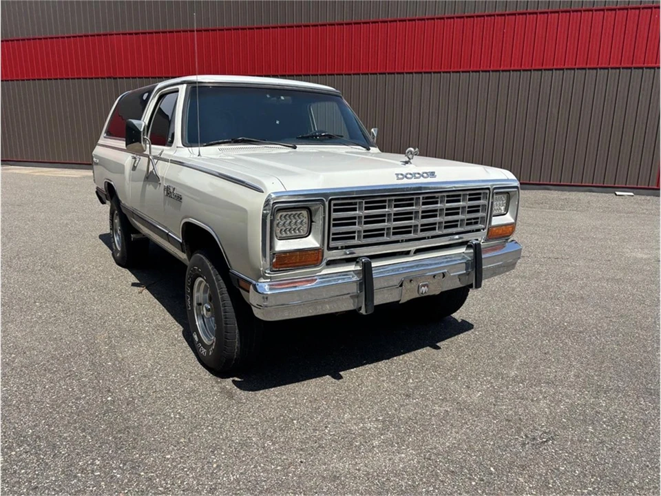 1985 Dodge Ramcharger - Image 13 of 31
