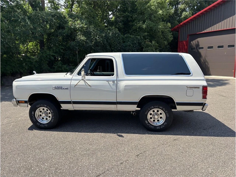 1985 Dodge Ramcharger - Image 7 of 31