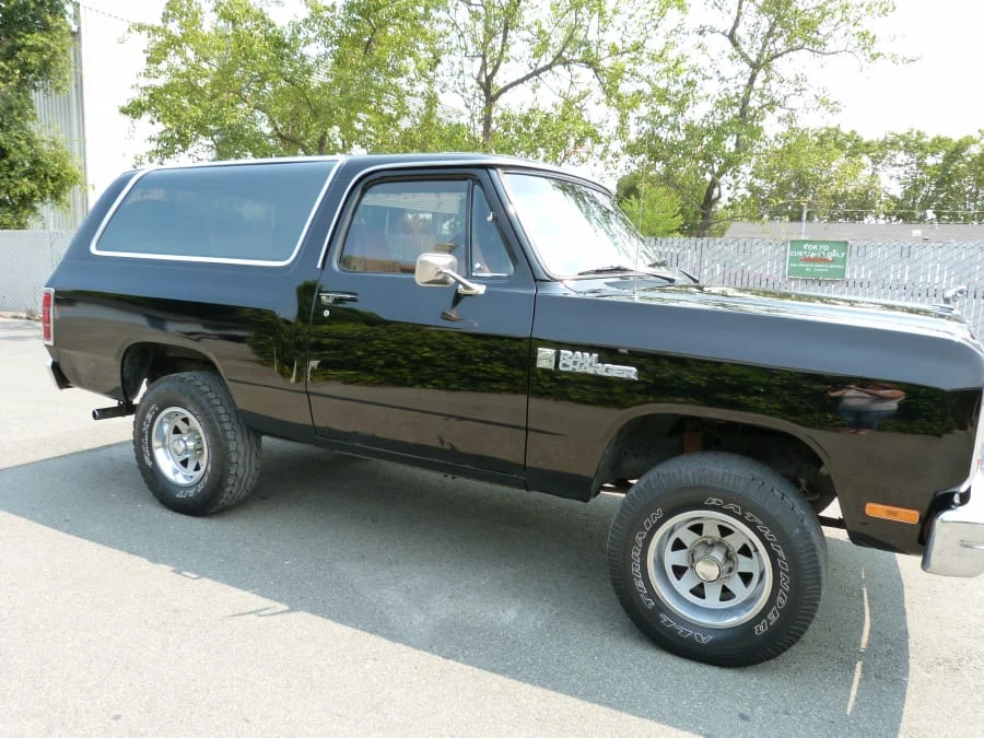 1985 Dodge Ramcharger - Image 7 of 12