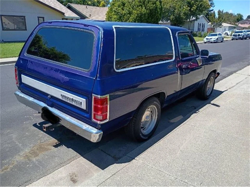 1985 Dodge Ramcharger - Image 11 of 15