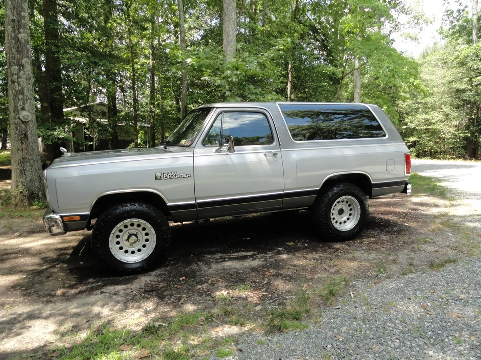 1985 Dodge Ramcharger - Image 4 of 31