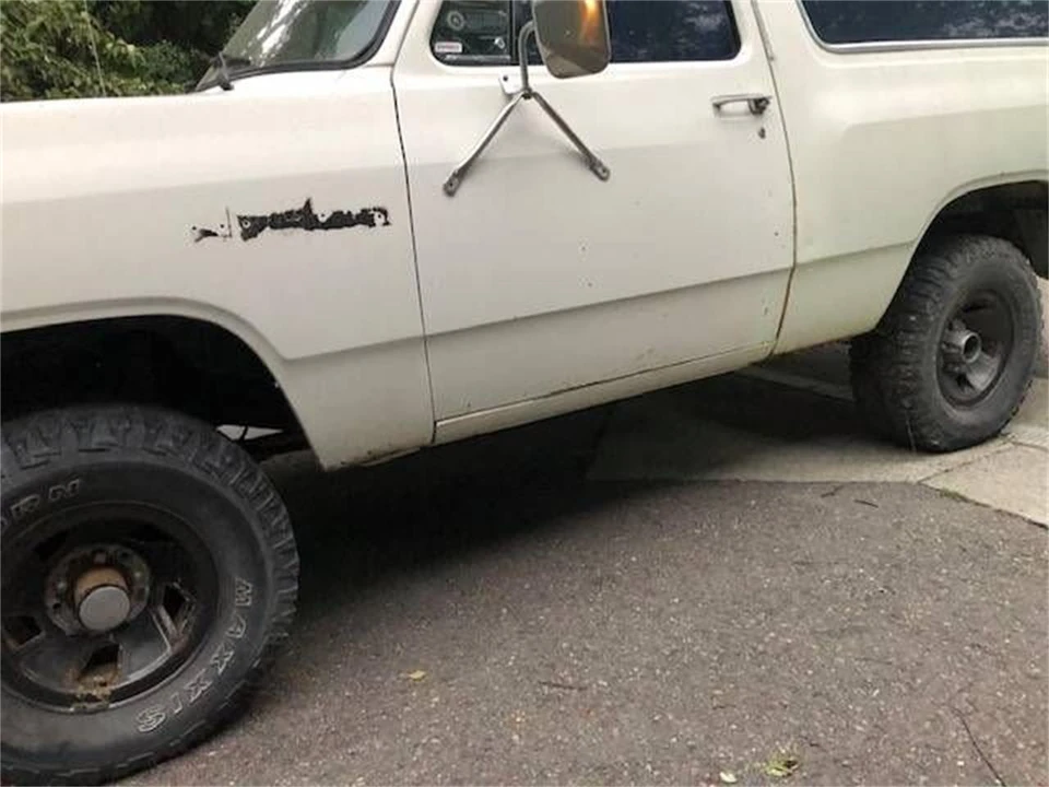 1985 Dodge Ramcharger - Image 9 of 16
