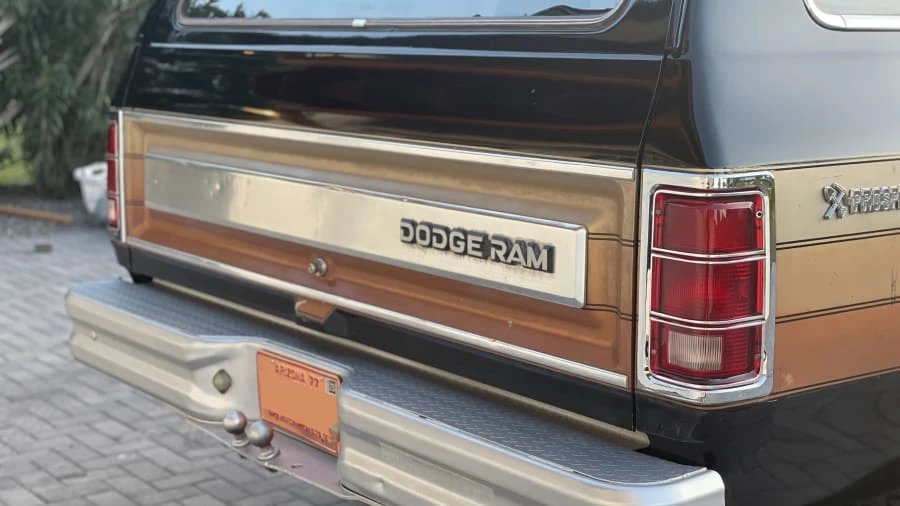 1985 Dodge Ramcharger - Image 15 of 31