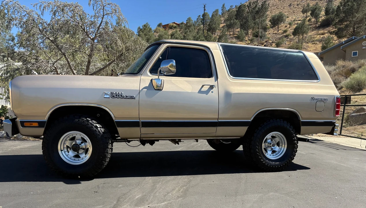 1985 Dodge Ramcharger - Image 6 of 31