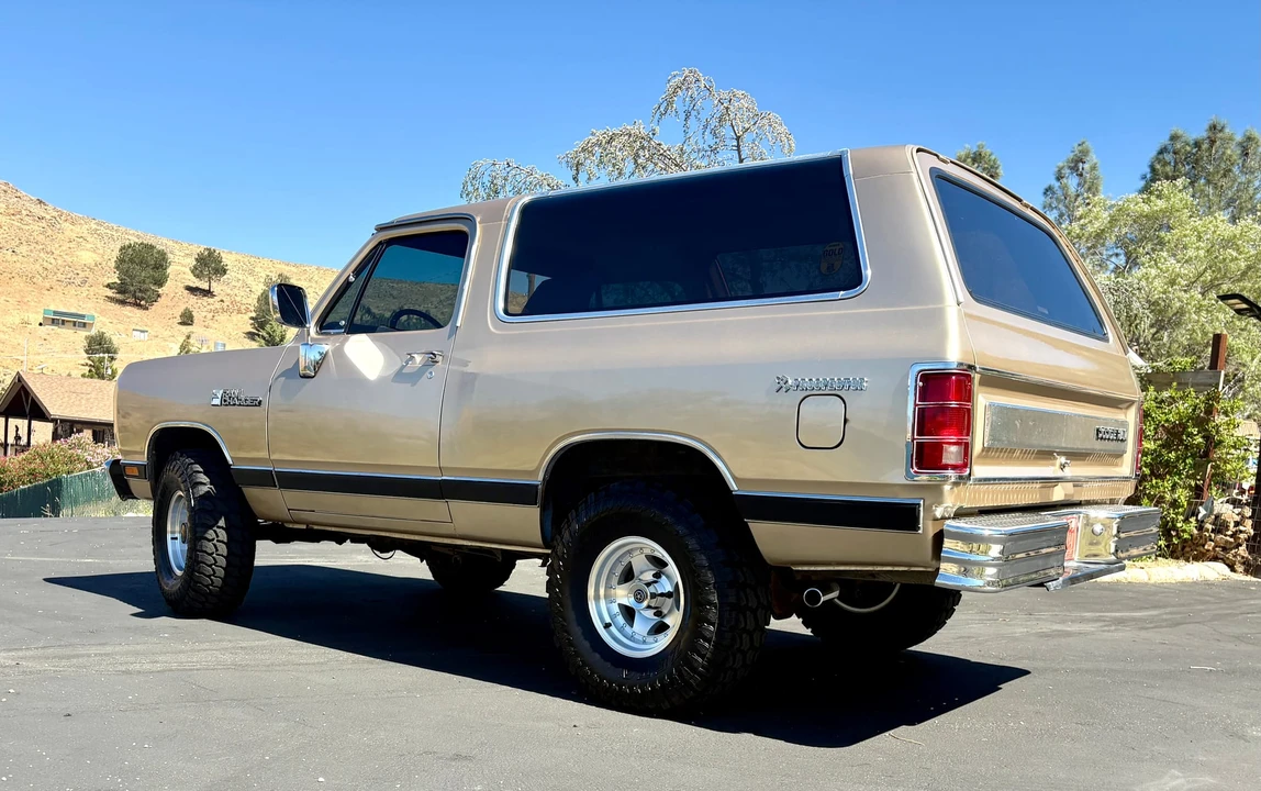 1985 Dodge Ramcharger - Image 10 of 31