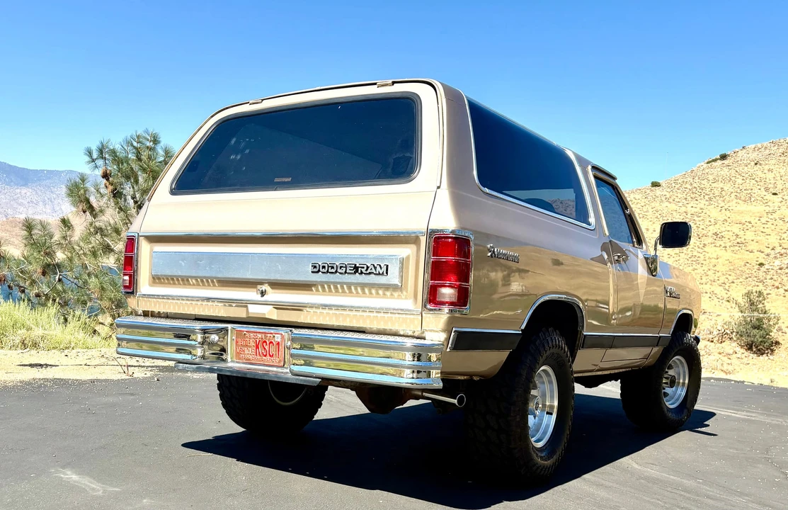 1985 Dodge Ramcharger - Image 15 of 31