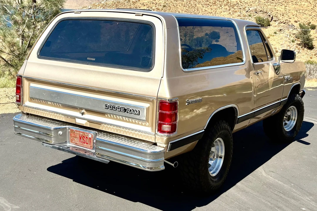 1985 Dodge Ramcharger - Image 16 of 31