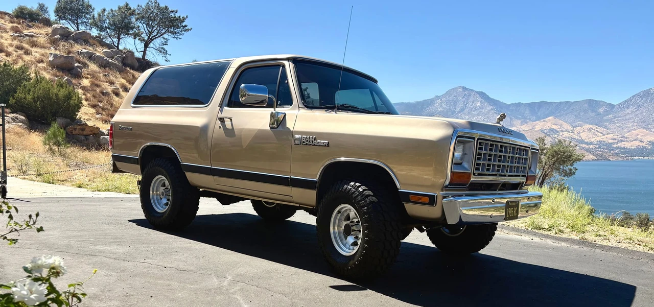 1985 Dodge Ramcharger - Image 28 of 31