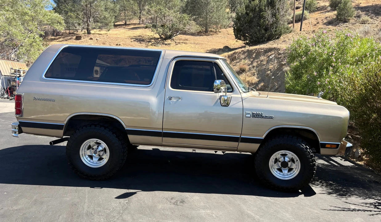 1985 Dodge Ramcharger - Image 23 of 31