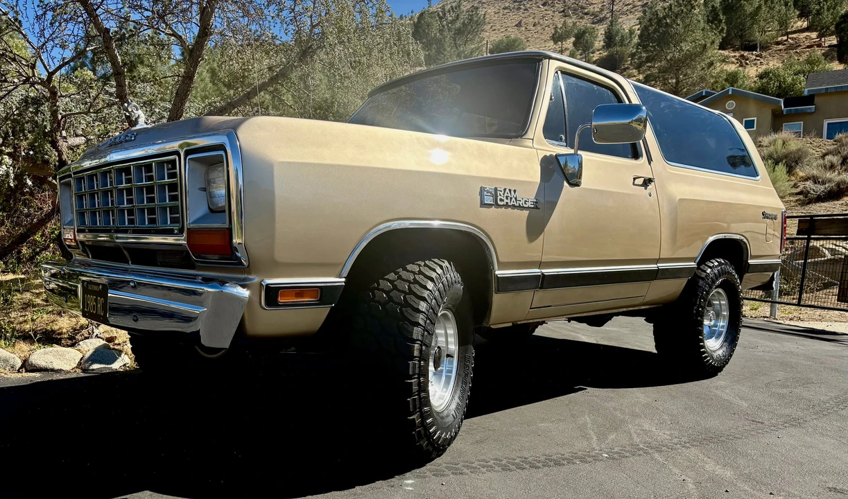 1985 Dodge Ramcharger - Image 5 of 31