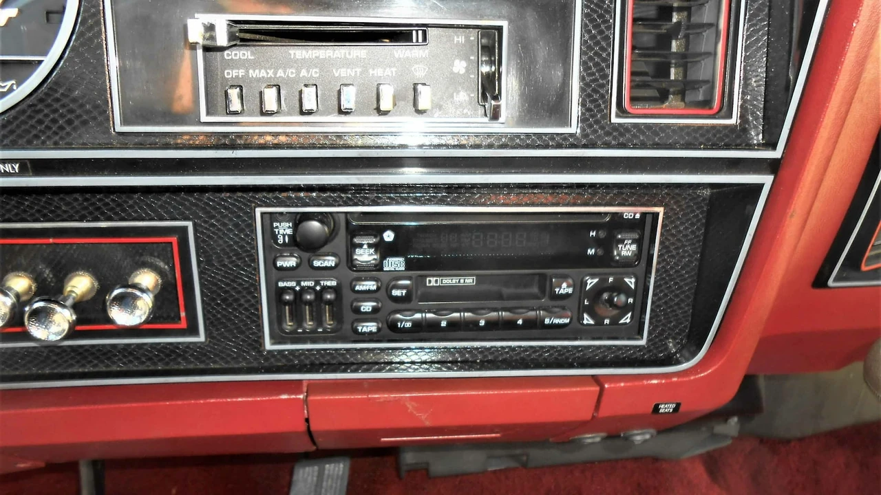 1985 Dodge Ramcharger - Image 12 of 24