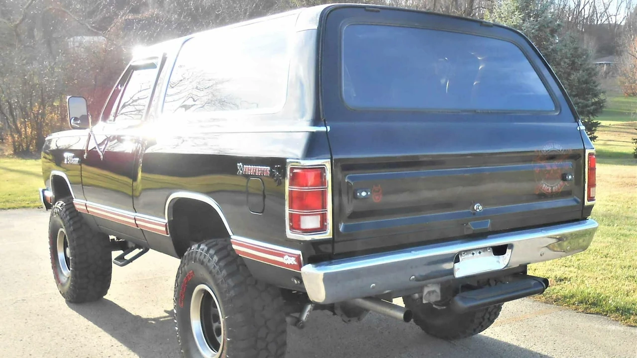 1985 Dodge Ramcharger - Image 22 of 24