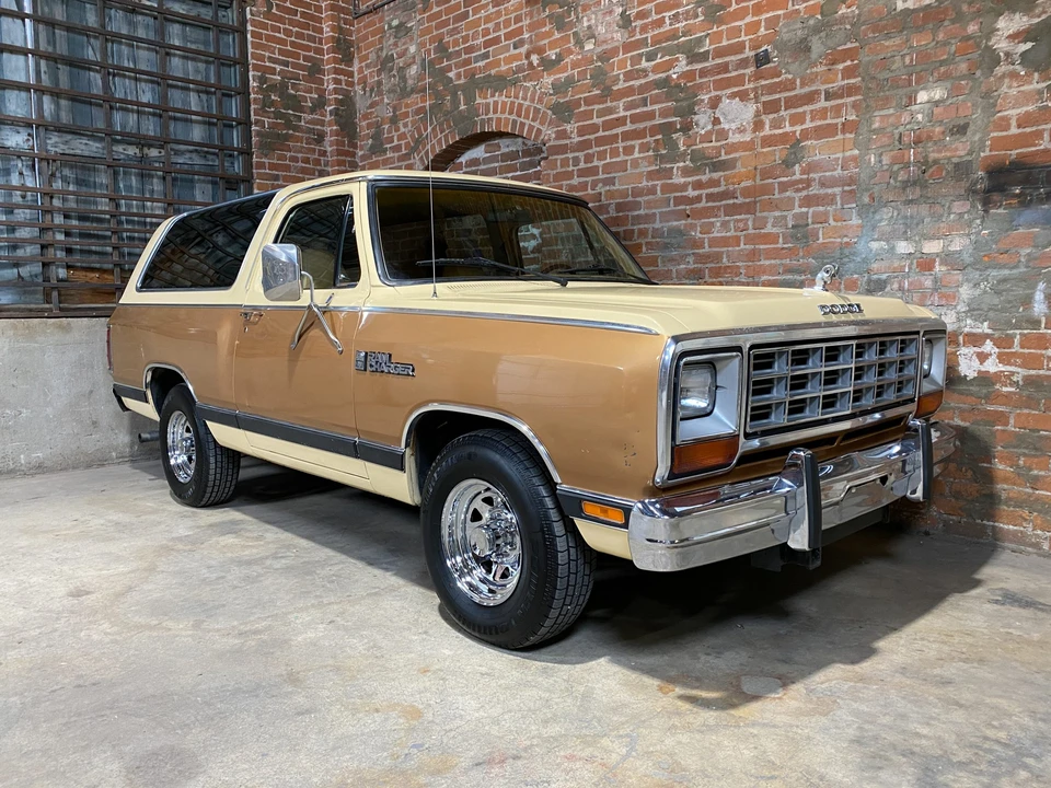 1985 Dodge Ramcharger - Image 23 of 31
