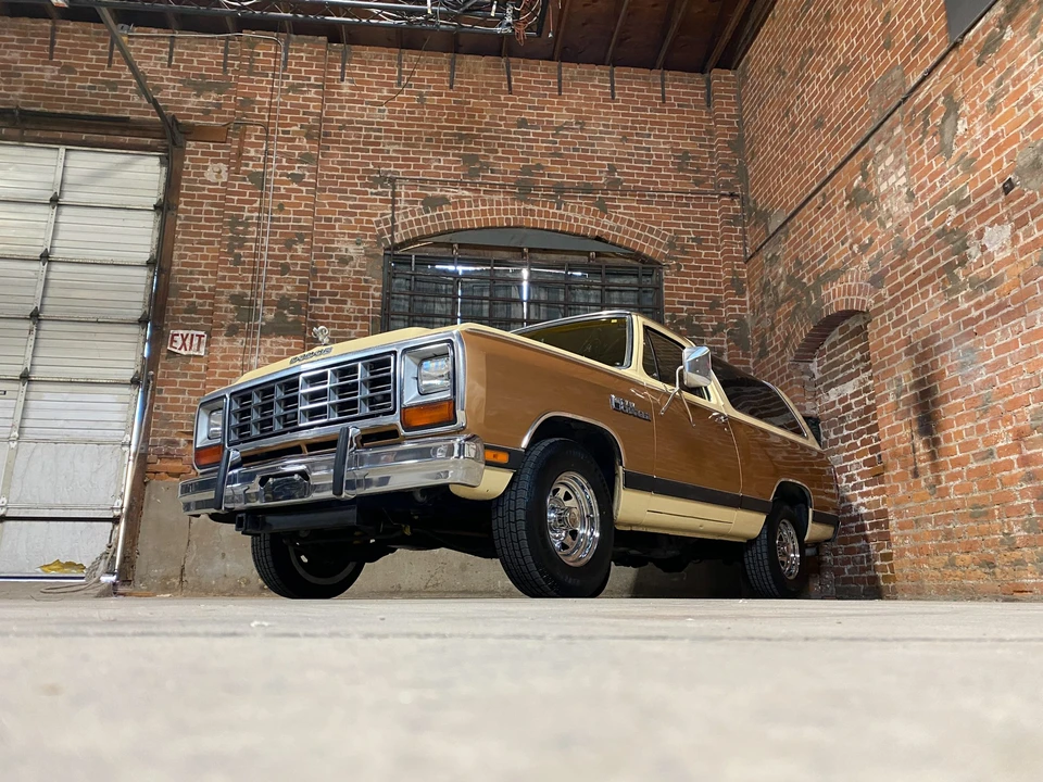 1985 Dodge Ramcharger - Image 9 of 31