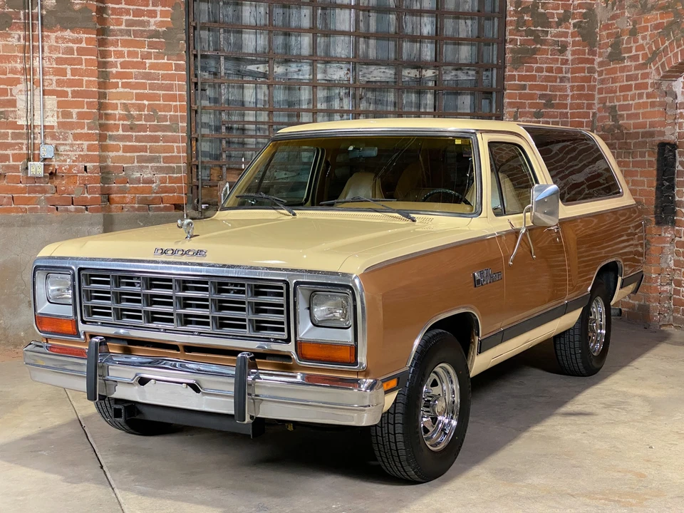 1985 Dodge Ramcharger - Image 5 of 31