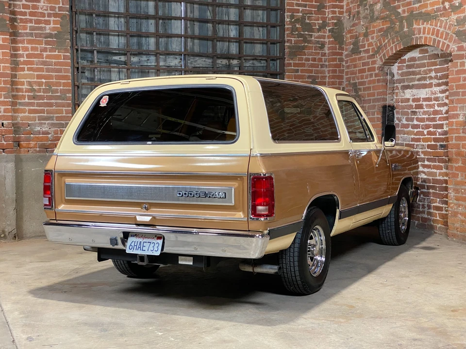 1985 Dodge Ramcharger - Image 21 of 31