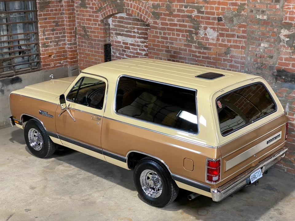 1985 Dodge Ramcharger - Image 16 of 31