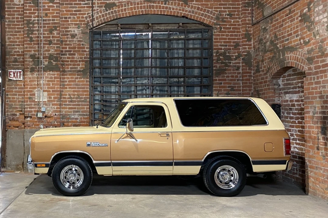 1985 Dodge Ramcharger - Image 12 of 31