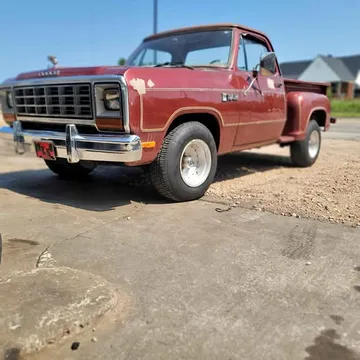 1985 Dodge D100