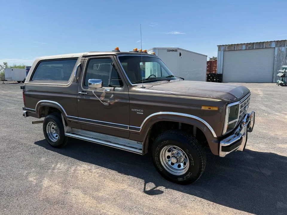 1985 Ford Bronco 3rd Gen - Image 2 of 11