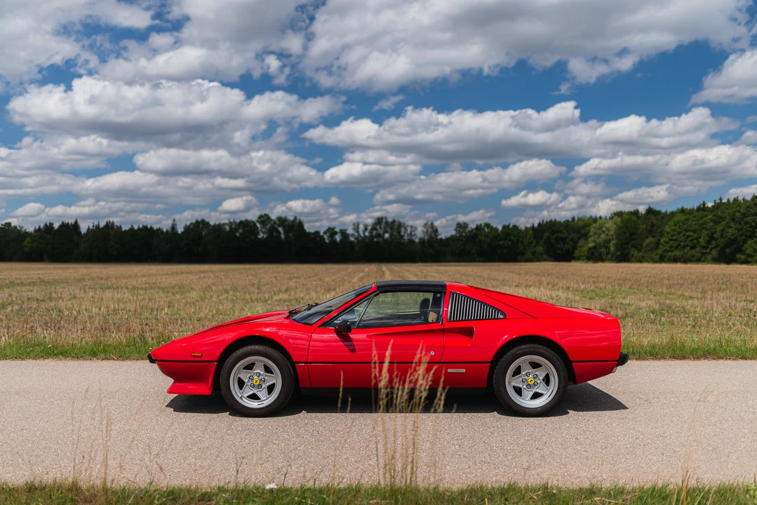1985 Ferrari 308 GTS QV - Image 4 of 31
