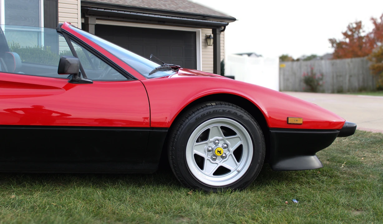 1985 Ferrari 308 GTS QV - Image 27 of 31