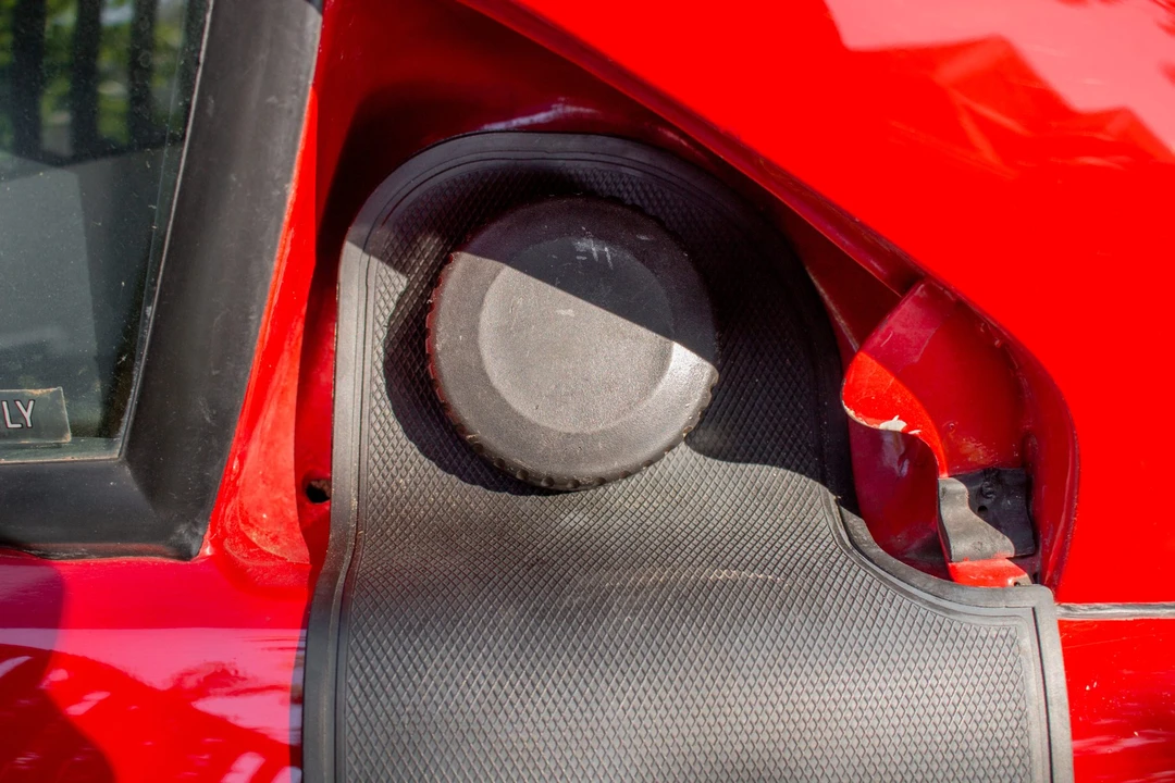 1985 Ferrari 308 GTS QV - Image 24 of 31