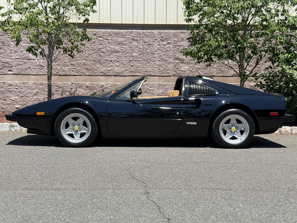 1985 Ferrari 308 GTS QV - Image 26 of 31
