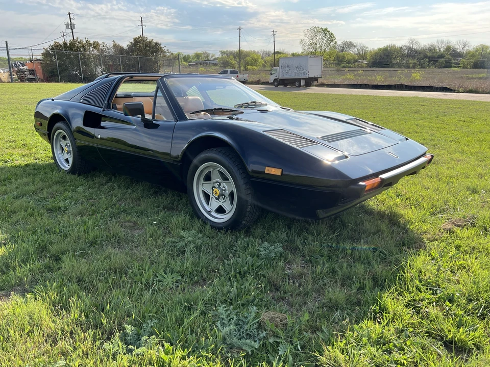 1985 Ferrari 308 GTS QV - Image 27 of 31