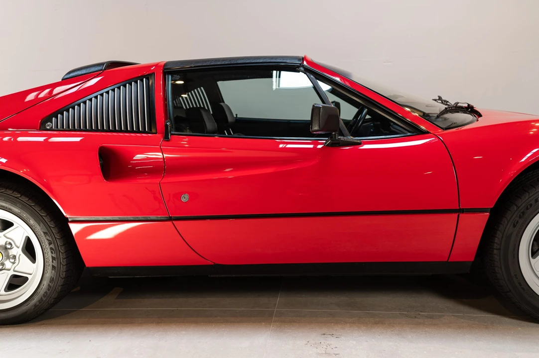 1985 Ferrari 308 GTS QV - Image 24 of 31