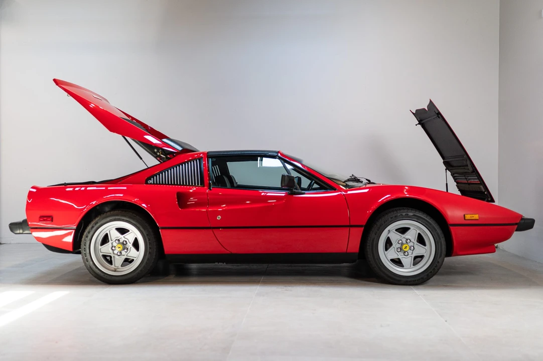 1985 Ferrari 308 GTS QV - Image 17 of 31
