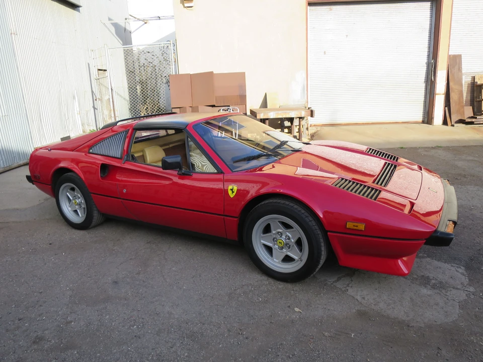 1985 Ferrari 308 GTS QV - Image 2 of 31