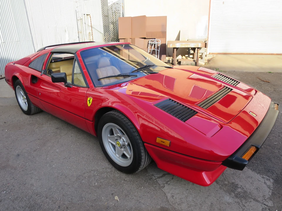 1985 Ferrari 308 GTS QV - Image 3 of 31