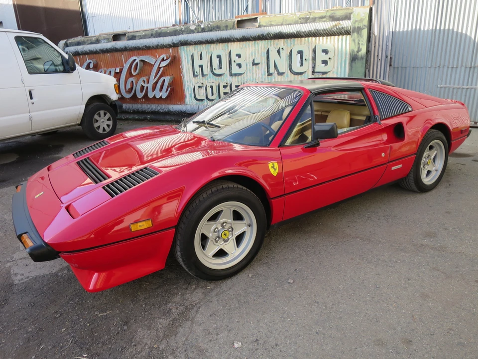1985 Ferrari 308 GTS QV - Image 8 of 31