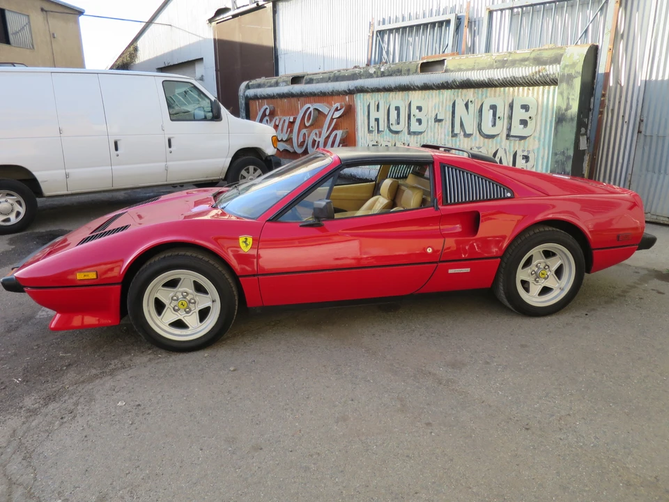 1985 Ferrari 308 GTS QV - Image 9 of 31