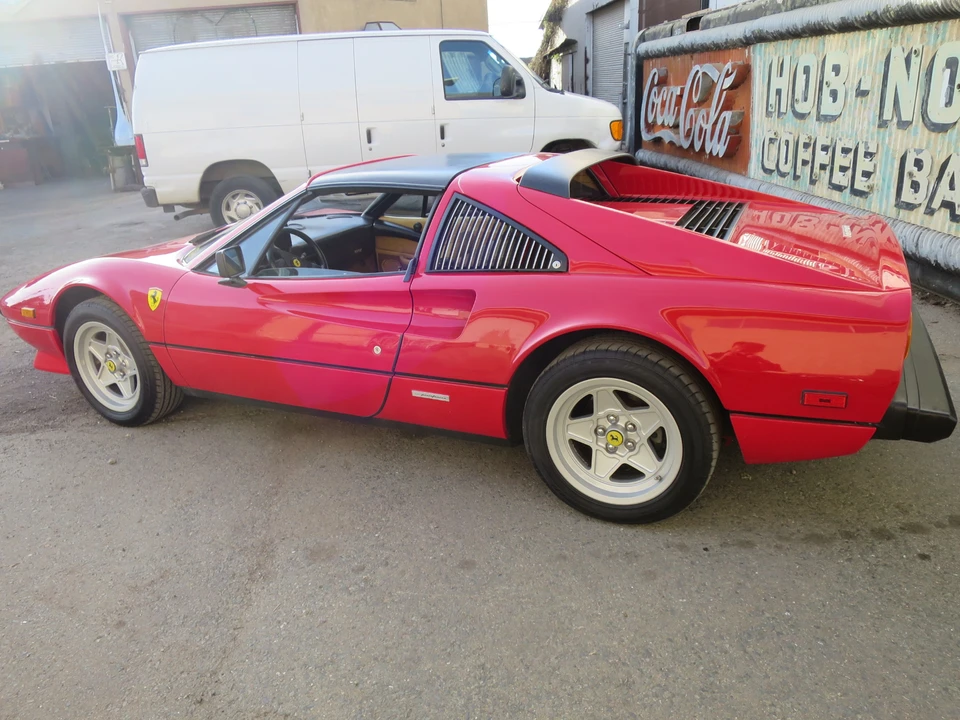 1985 Ferrari 308 GTS QV - Image 10 of 31