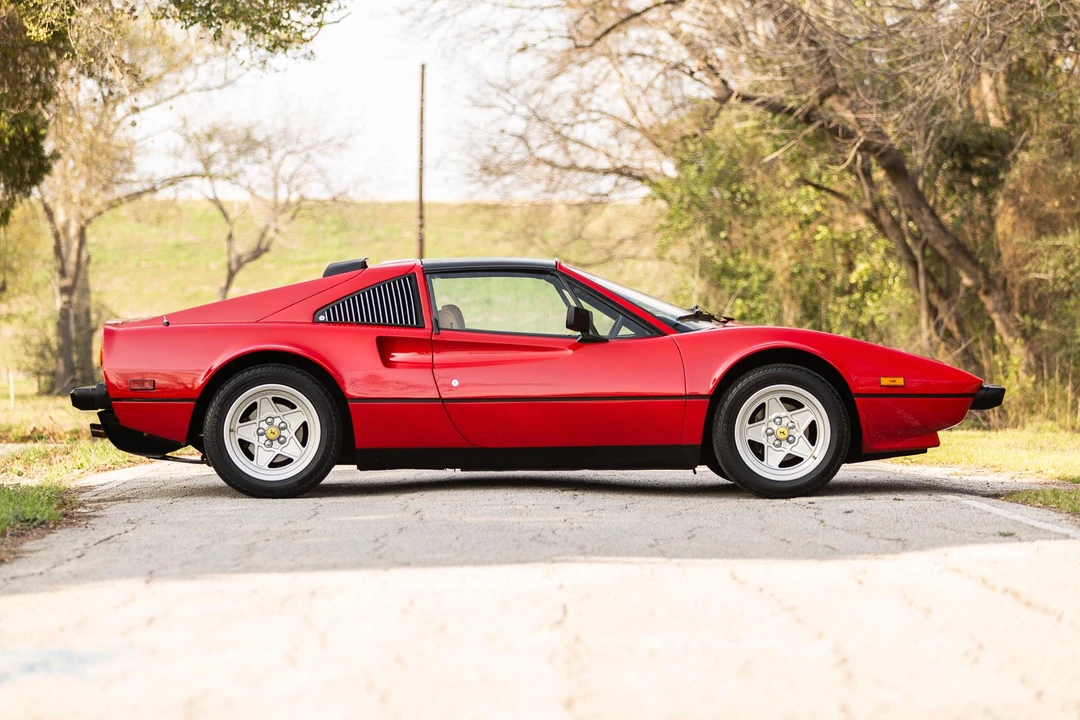 1985 Ferrari 308 GTS QV - Image 12 of 31