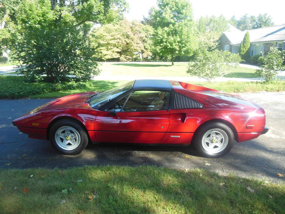 1985 Ferrari 308 GTS QV - Image 10 of 31