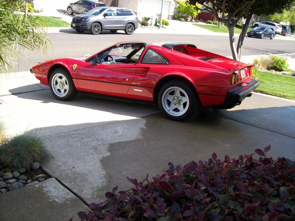 1985 Ferrari 308 GTS QV - Image 15 of 31
