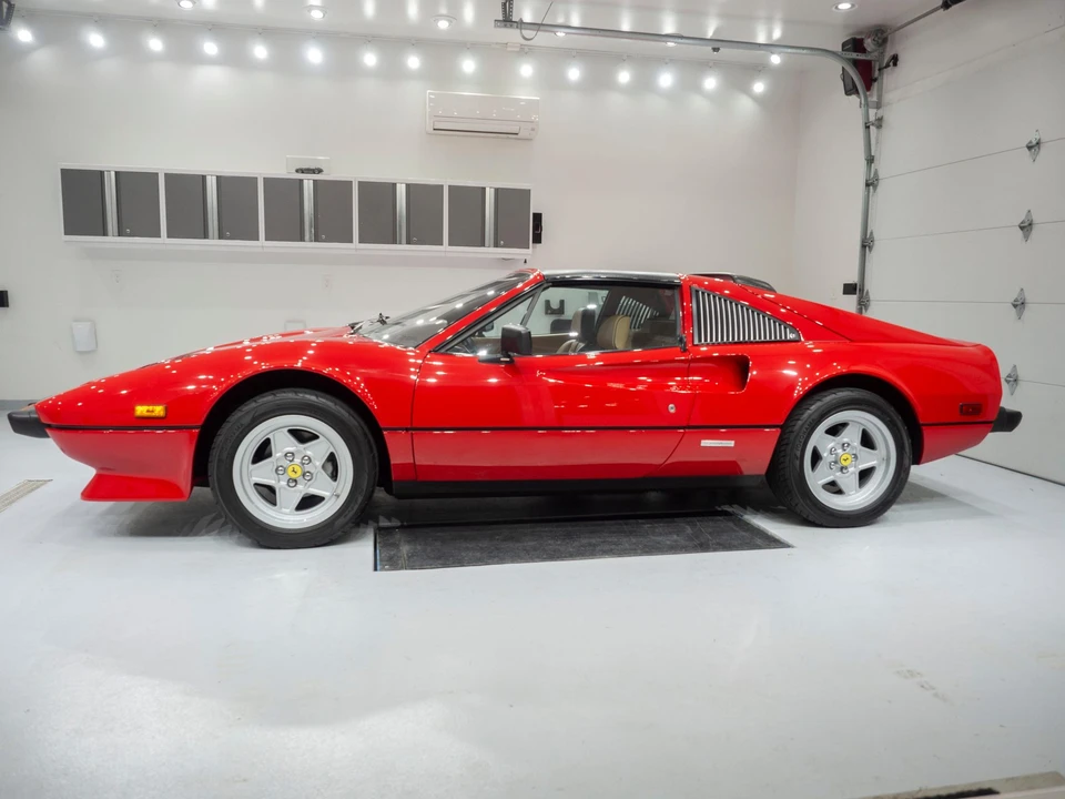 1985 Ferrari 308 GTS QV - Image 18 of 31