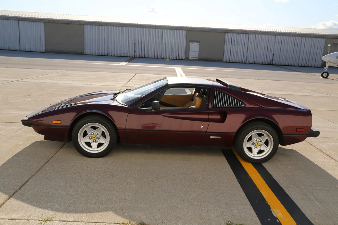 1985 Ferrari 308 GTS QV - Image 27 of 31