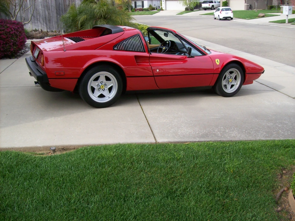 1985 Ferrari 308 GTS QV - Image 2 of 31