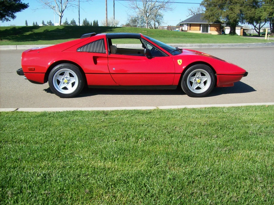 1985 Ferrari 308 GTS QV - Image 4 of 31