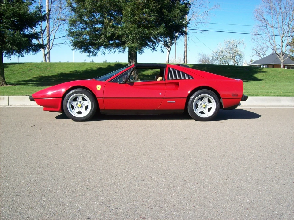 1985 Ferrari 308 GTS QV - Image 15 of 31