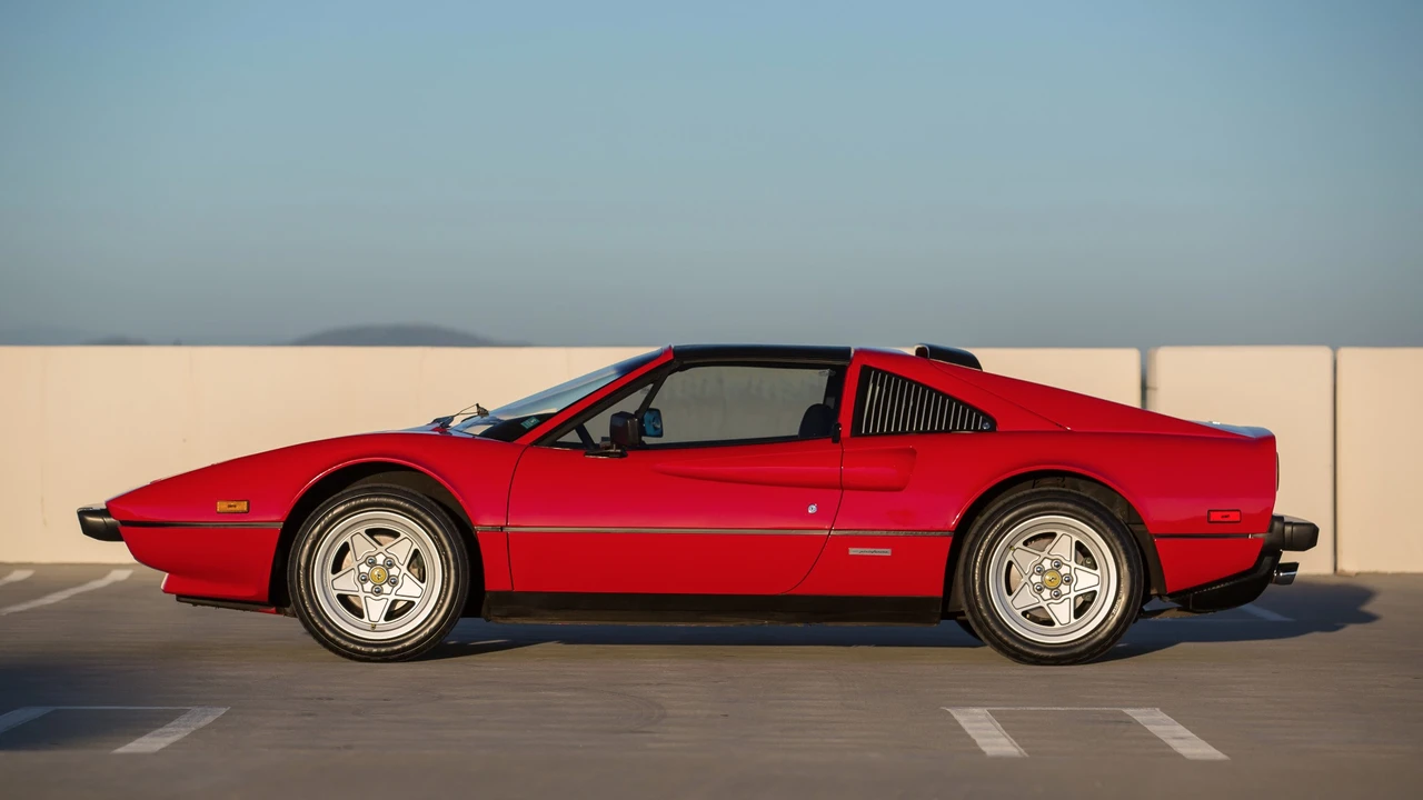 1985 Ferrari 308 GTS QV - Image 10 of 31