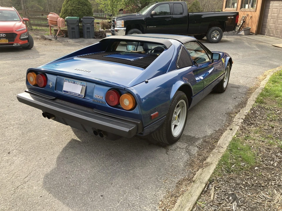 1985 Ferrari 308 GTS QV - Image 9 of 31